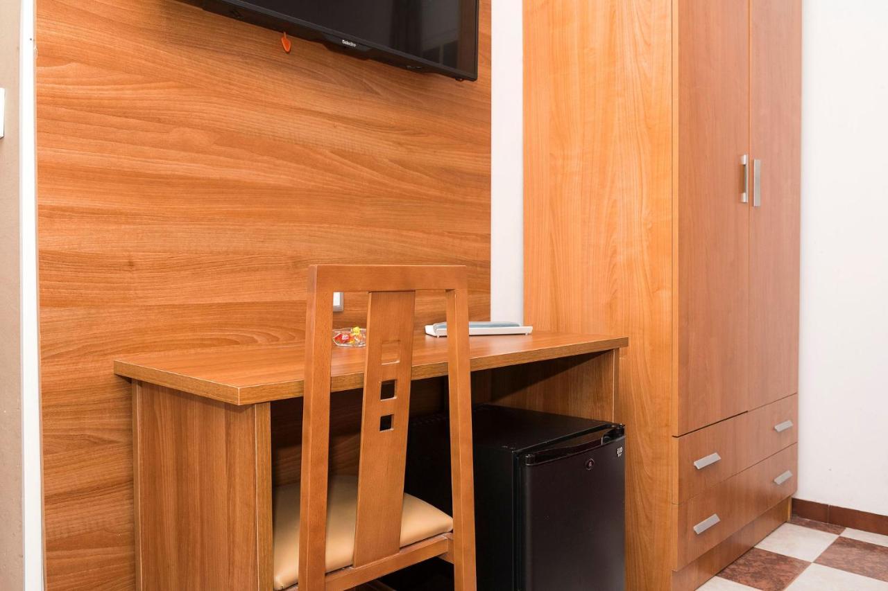 Hostal San Francisco Cadiz Bagian luar foto